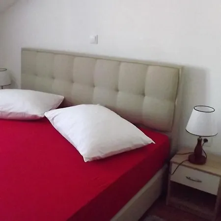 Captivating 15 Sleeps 4 Guests Apartament Split