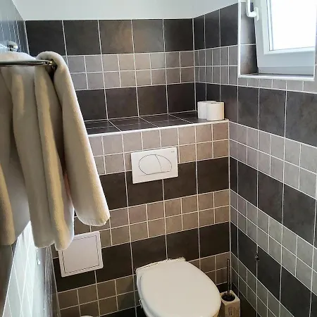 Captivating 15 Sleeps 4 Guests Apartament Split