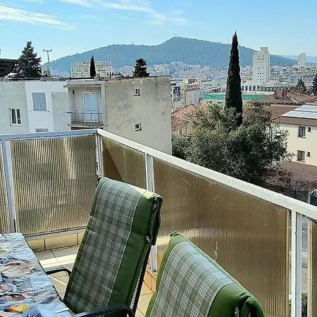 Captivating 15 Sleeps 4 Guests Apartament Split