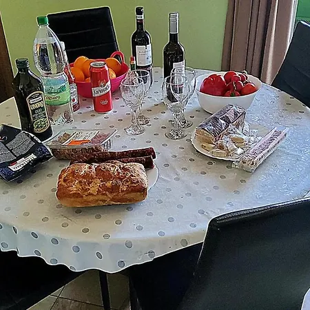Apartament Captivating 15 Sleeps 4 Guests *