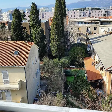 Apartament Captivating 15 Sleeps 4 Guests Split