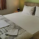 Captivating 15 Sleeps 4 Guests Lejlighed