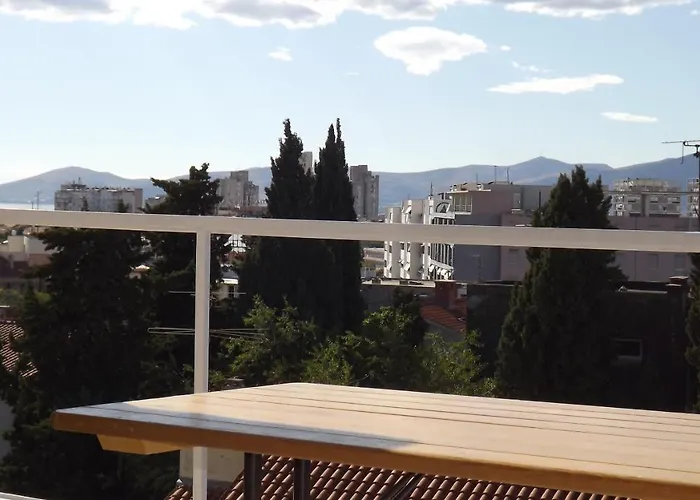 Captivating 15 Sleeps 4 Guests Apartman *