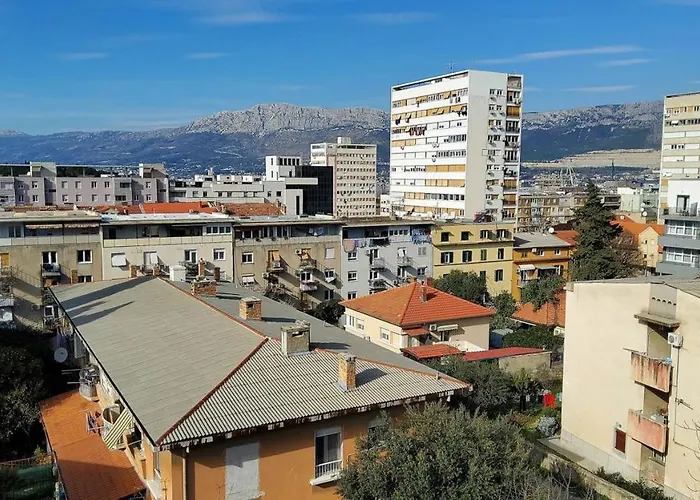Captivating 15 Sleeps 4 Guests Apartman *