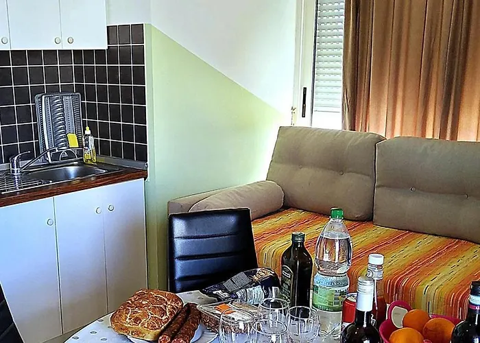 Captivating 15 Sleeps 4 Guests * Split
